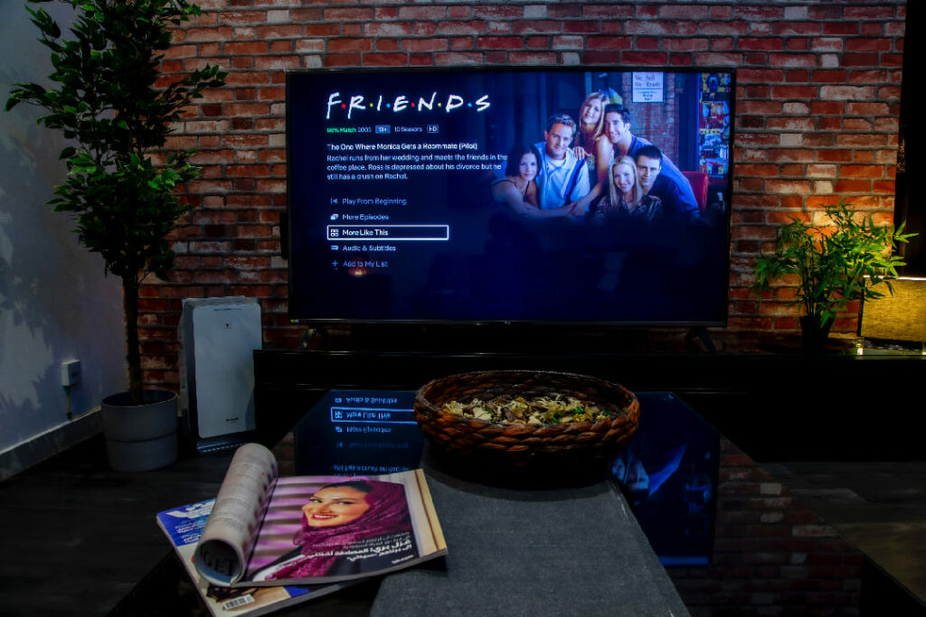 perbedaan android tv dan smart tv