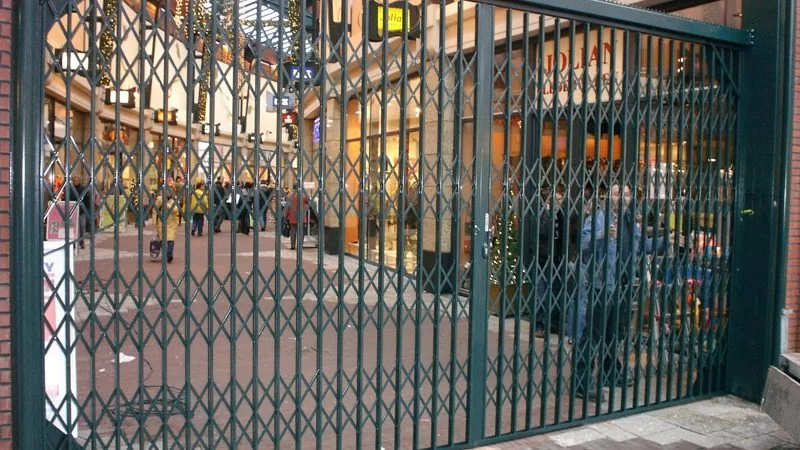 folding gate