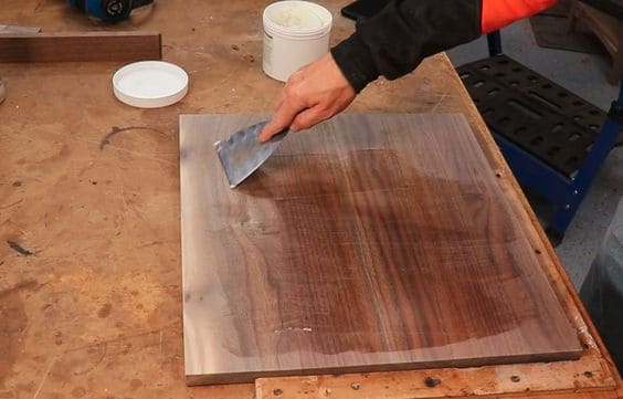 Wood Filler: Pengertian, Fungsi, dan Manfaat untuk Finishing Kayu
