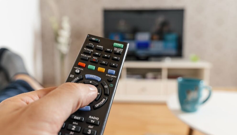 3 Cara Setting Remote TV Universal, Bisa untuk Semua Merk!