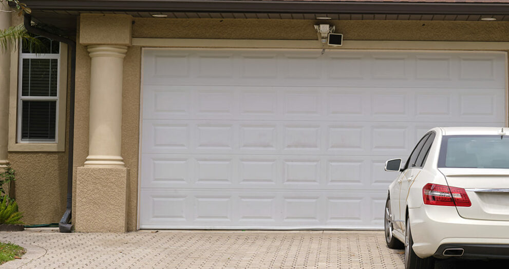 14 Model Pintu Garasi Besi Hollow Minimalis Namun Elegan