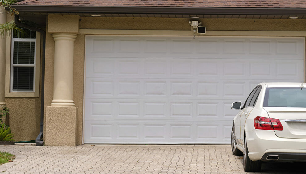 14 Model Pintu Garasi Besi Hollow Minimalis Namun Elegan