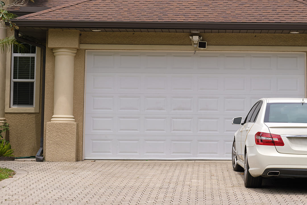 14 Model Pintu Garasi Besi Hollow Minimalis Namun Elegan